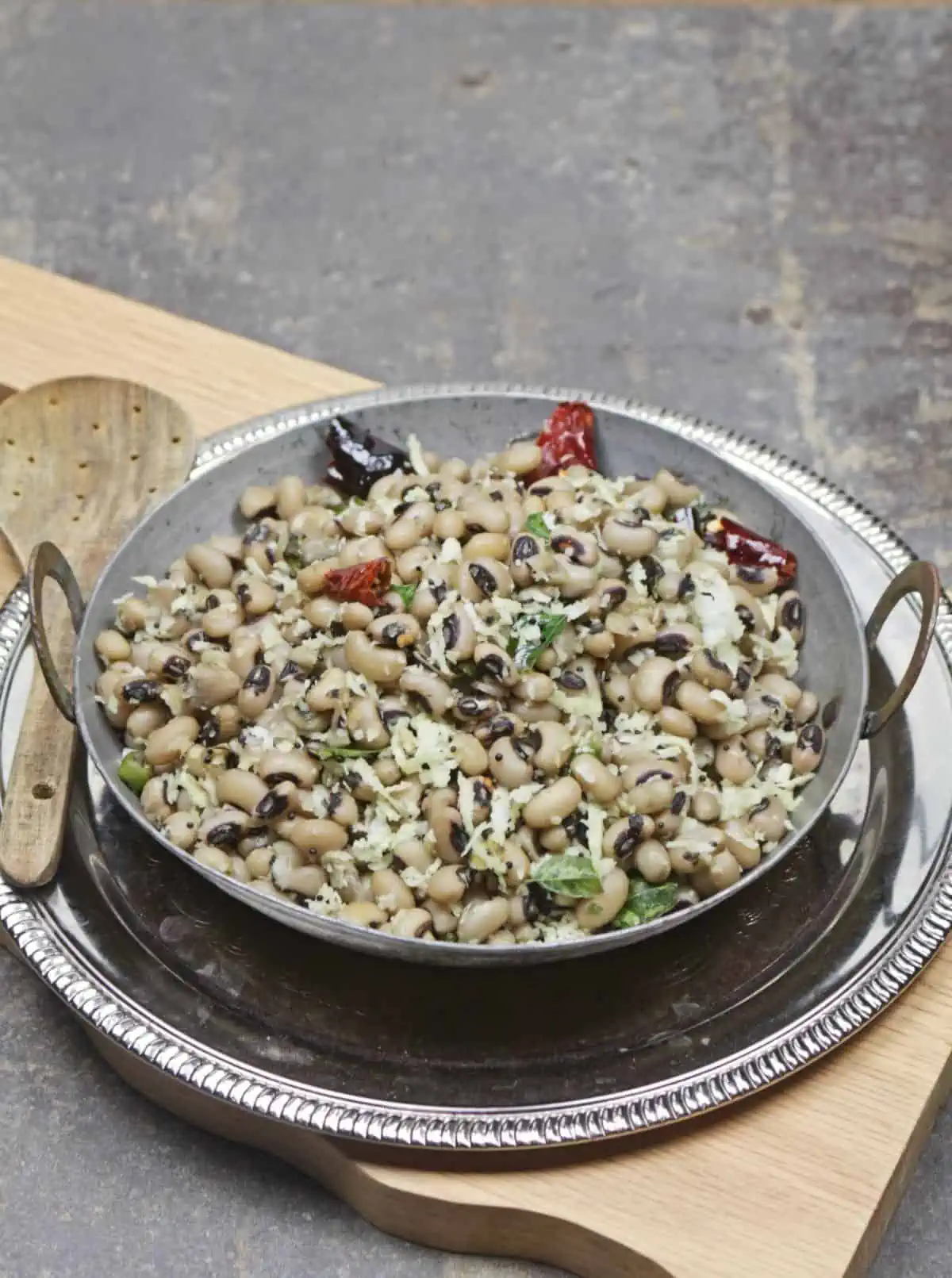 black-eyed peas sundal in a wide bowl.