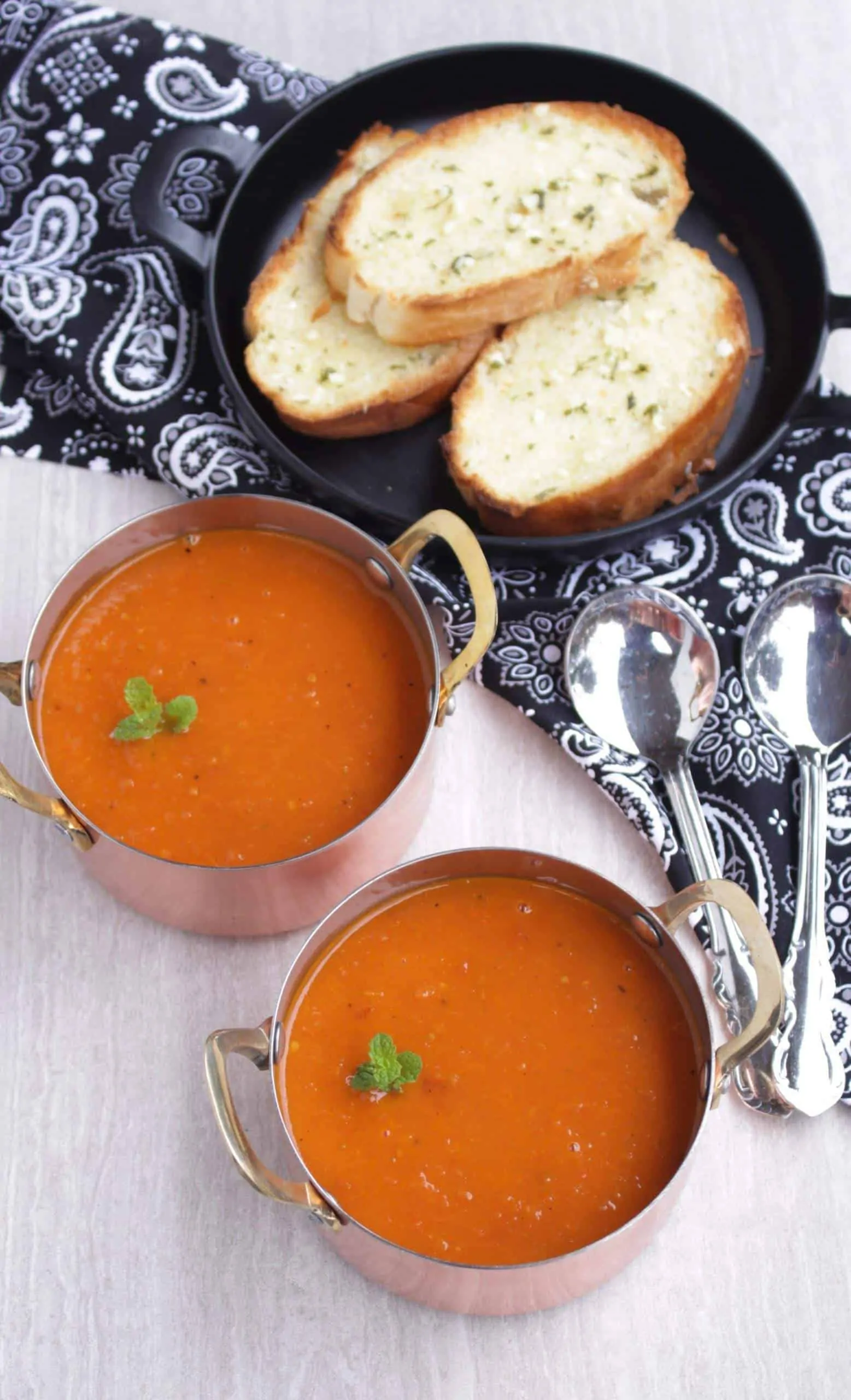 Roasted tomato soup  scaled