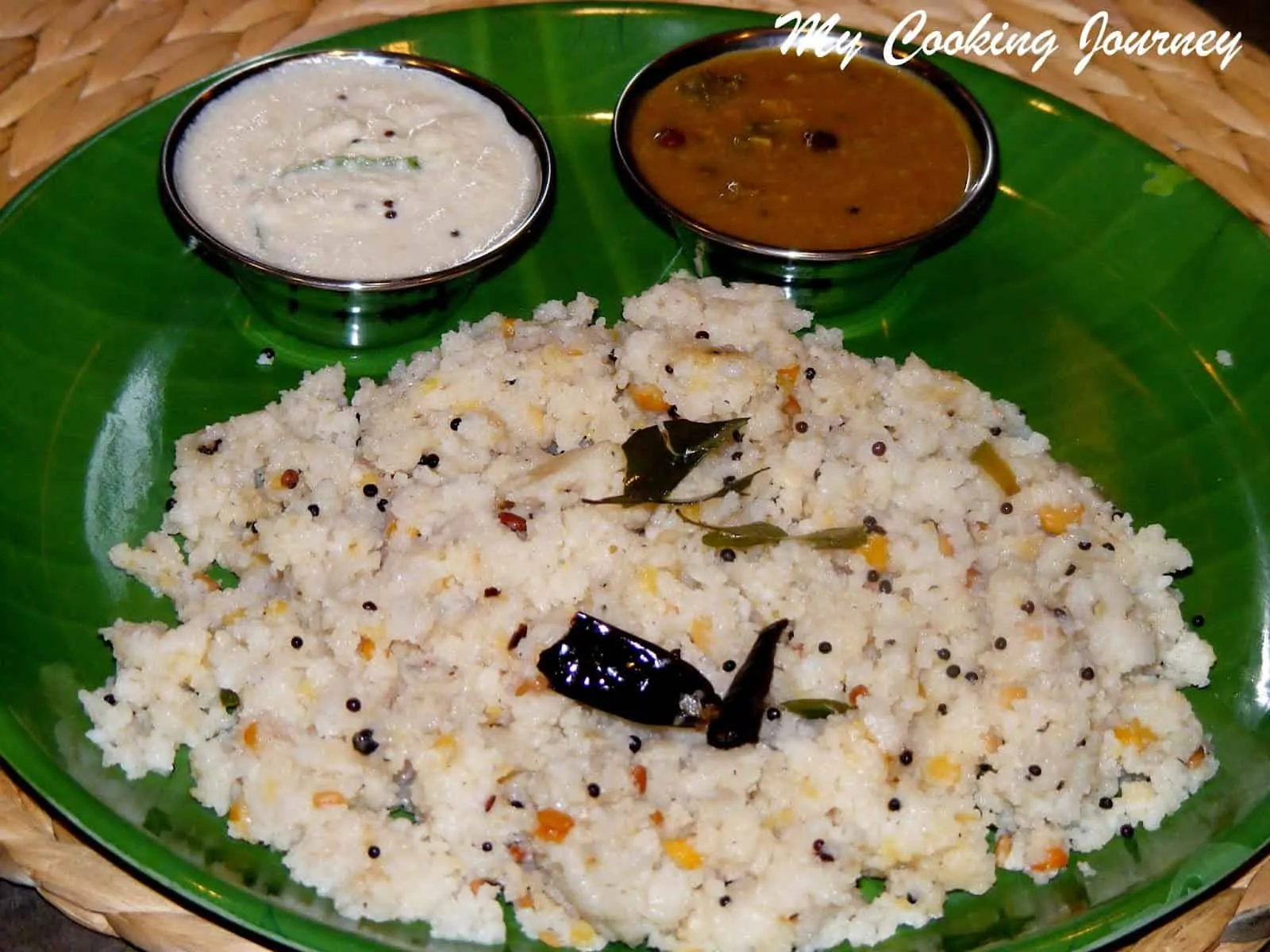 Arisi Upma served with chutney and sambar.
