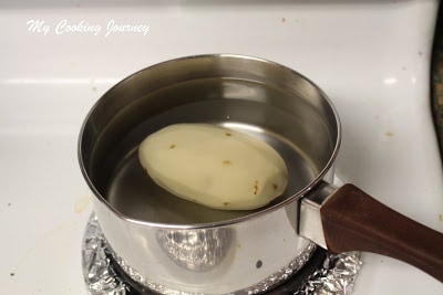 Boiling the potatoes