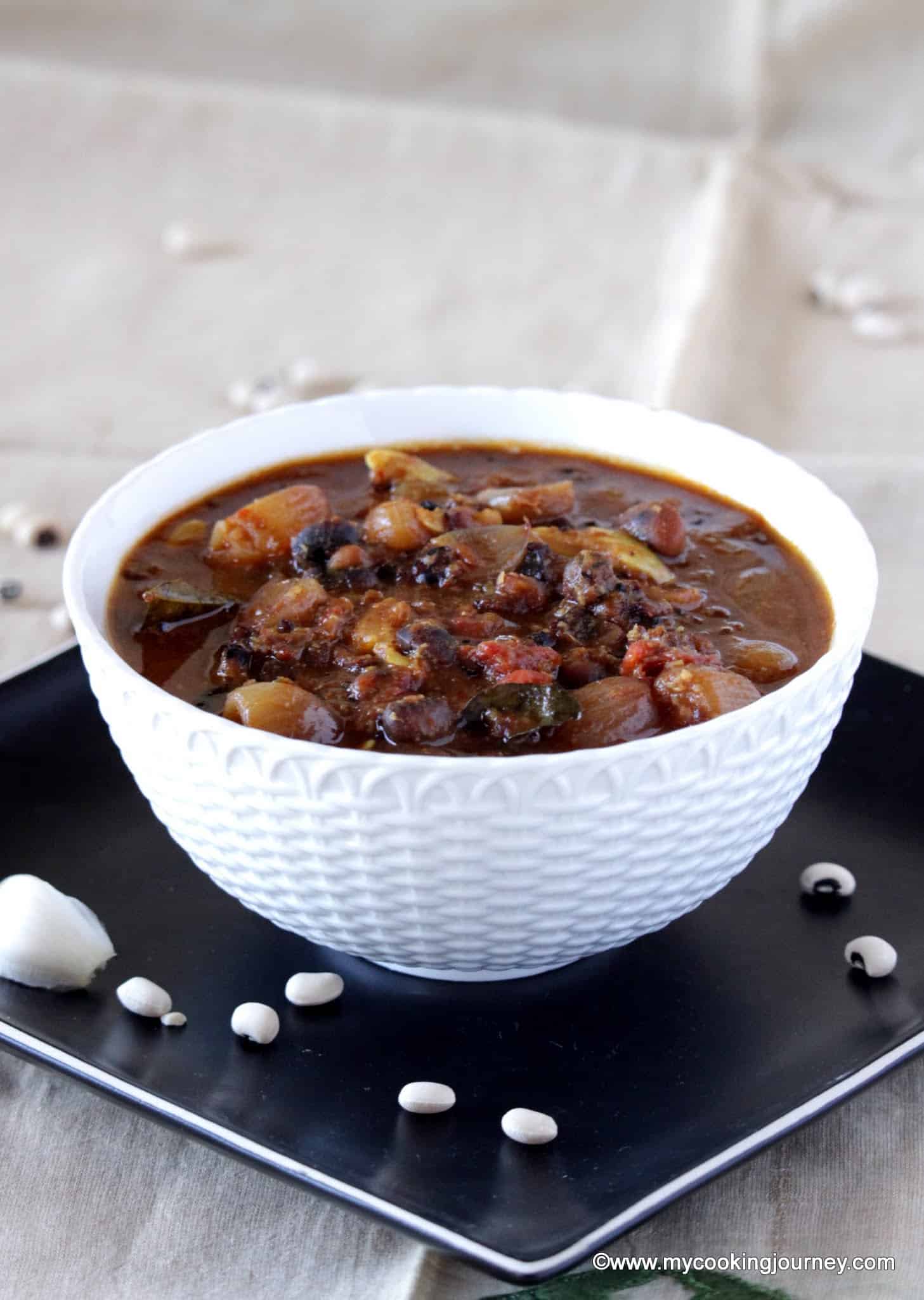 Karamani Kara Kuzhambu in a cup and Dish