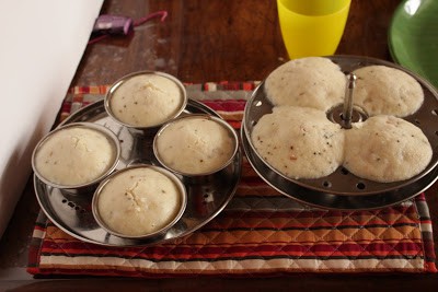 Steamed cooked idli