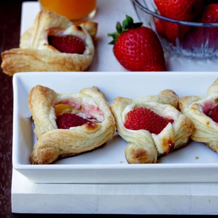 strawberry cream cheese puff pastry