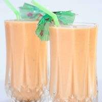 Papaya Lassi | Papaya and Yogurt Smoothie