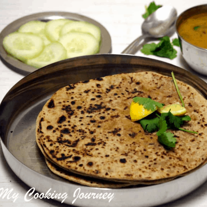 Gobhi Paratha – Cauliflower Stuffed Paratha in a Plate