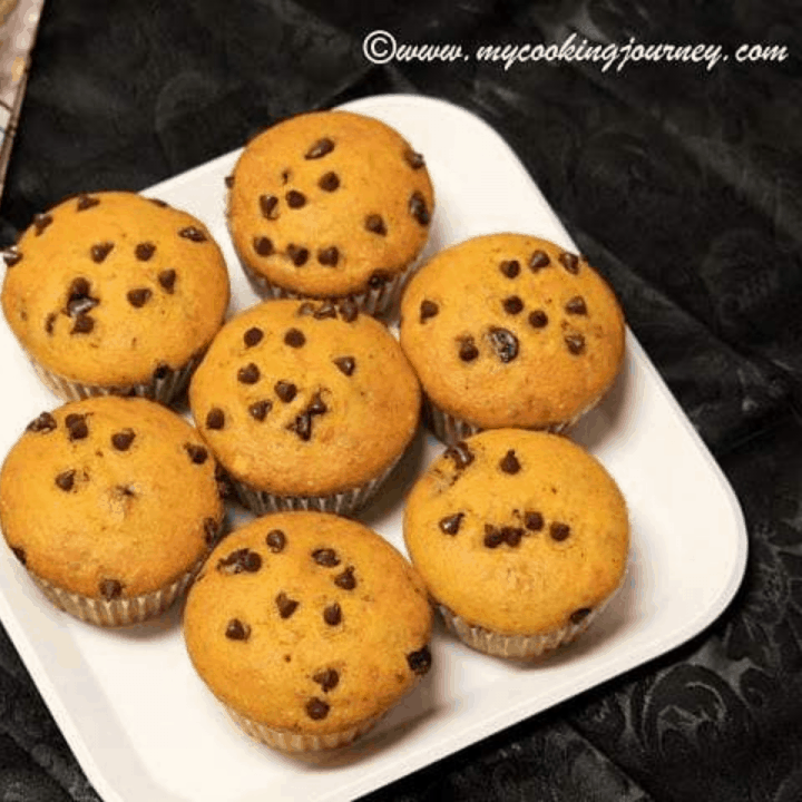 Mango and Chocolate Chips Muffin – Eggless in a tray
