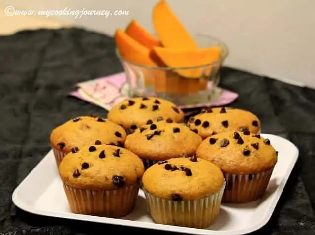 Mango and Chocolate Chips Muffin – Eggless in a tray