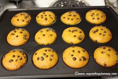 Baking the muffins