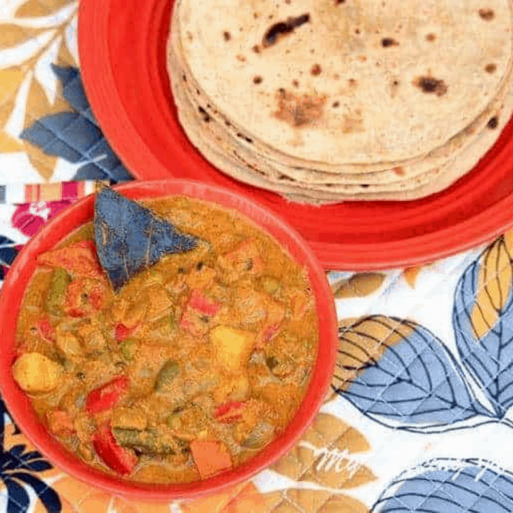 Nilgiris Kurma – Mixed Vegetable Kurma for Parotta in a bowl
