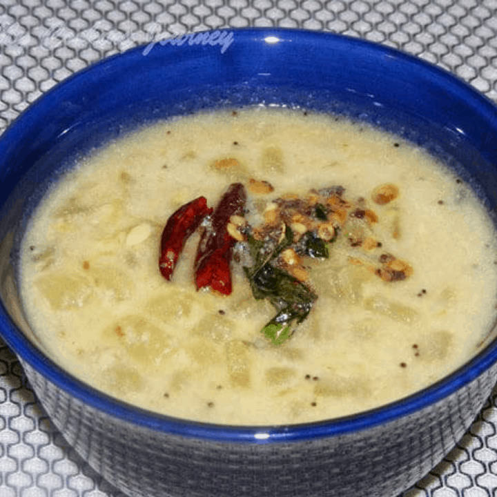Vellarikkai Kootu / Cucumber Stew in a bowl