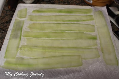 Cucumber sliced kept on towel.