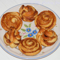 Swedish Cinnamon Snails/Rolls served in a plate