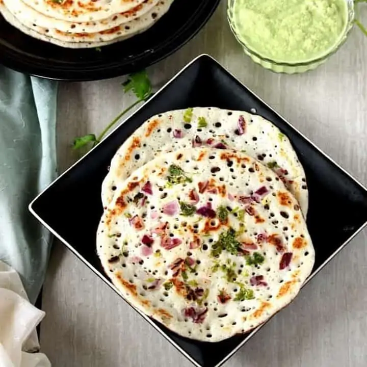 Onion Oothappam with chutney - featured image