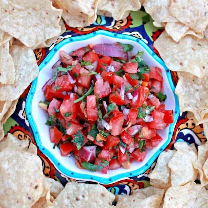 Xni Pec Salsa in a bow with chips - Featured Image